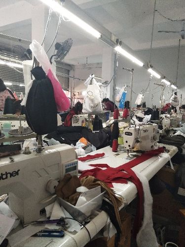 德陽什邡工廠招聘服裝縫紉車工，助力服裝微加工與鞋帽零售產業